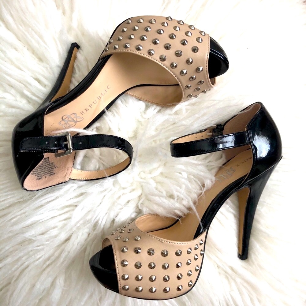 🚫SOLD🚫 Rock & Republic Studded Stilettos
